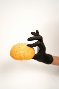 Cucina Bułka niskobiałkowa i bezglutenowa z białym sezamem 110 g  
